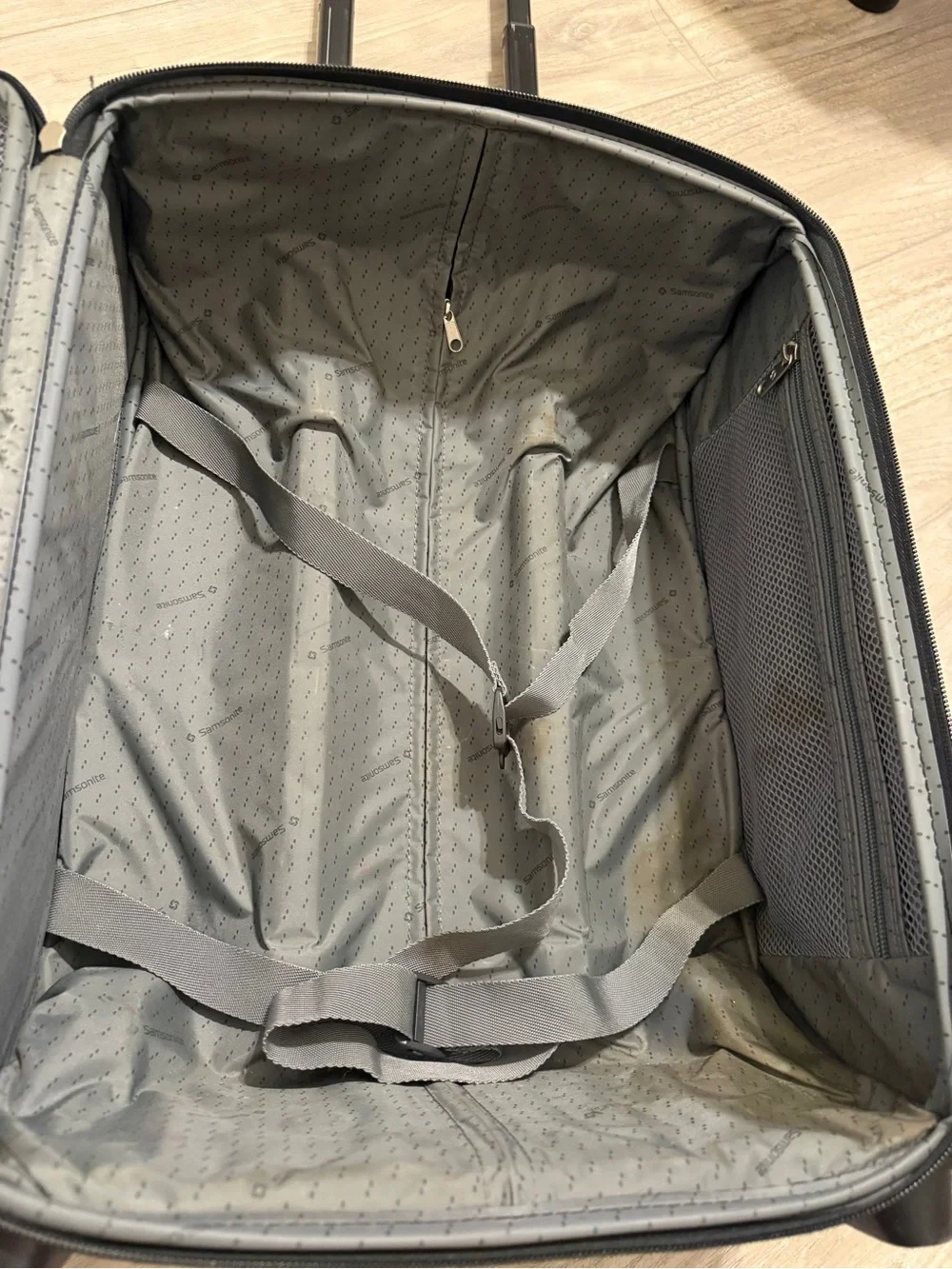 Samsonite Black Men's Carry-On Travel Bag with Front Zip Pocket